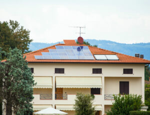 Czy klimatyzacja moze wspierac dzialanie fotowoltaiki Przyklady integracji systemow